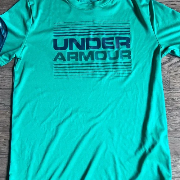 Under Armour, Nike, Adidas Short Sleeve Kids Tee - Picture 6 of 10